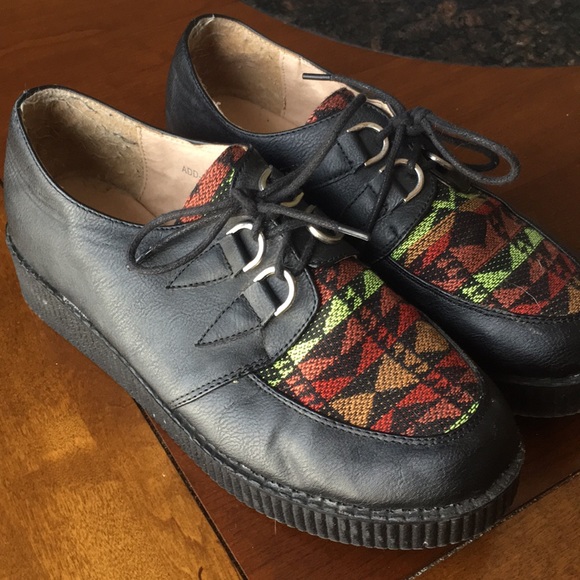 Refresh Platform Shoes - Picture 2 of 3